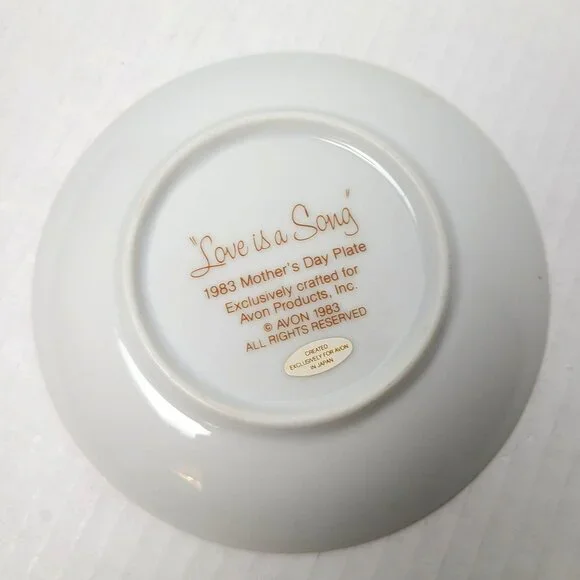 Vintage 80s Avon Mothers Day 5 inch Mini Collector Plates 1981, 1982, 1983 - Picture 9 of 11